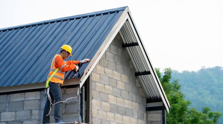 Professional Flat Roofing Installation in Ireton, IA